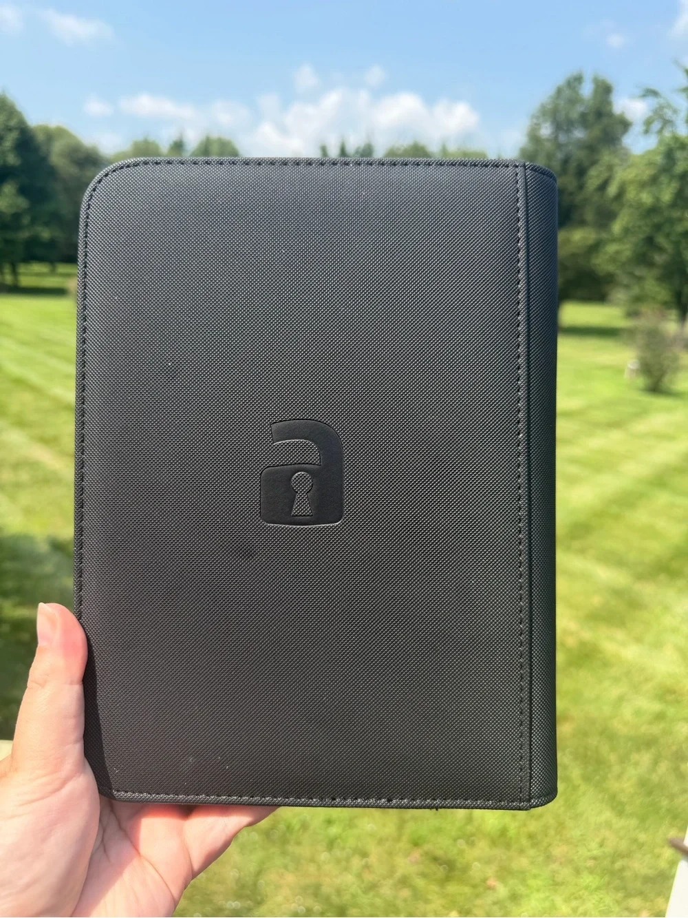 Morpeko Pokemon Black 4 Pocket VaultX Binder
